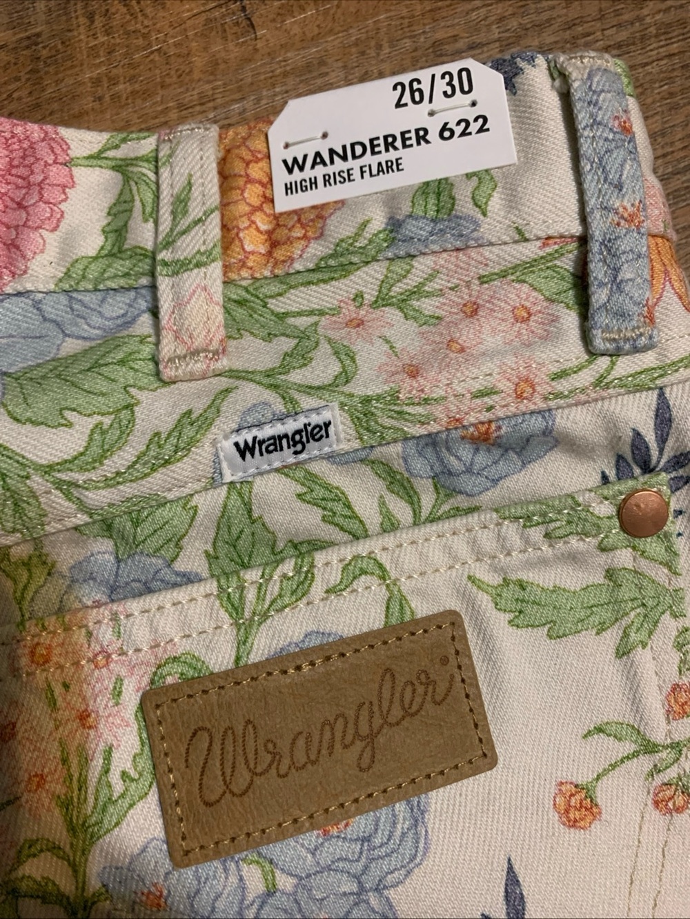 NEW Wrangler Wanderer 622 High-Rise Flare Jeans Wallflower Floral 26x30 Boho - Picture 11 of 11